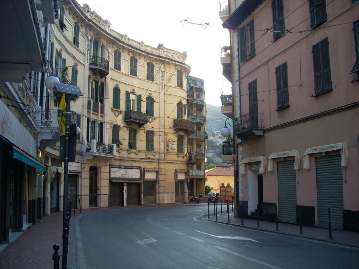 Appartamento Al Mare Di Ventimiglia Exterior foto