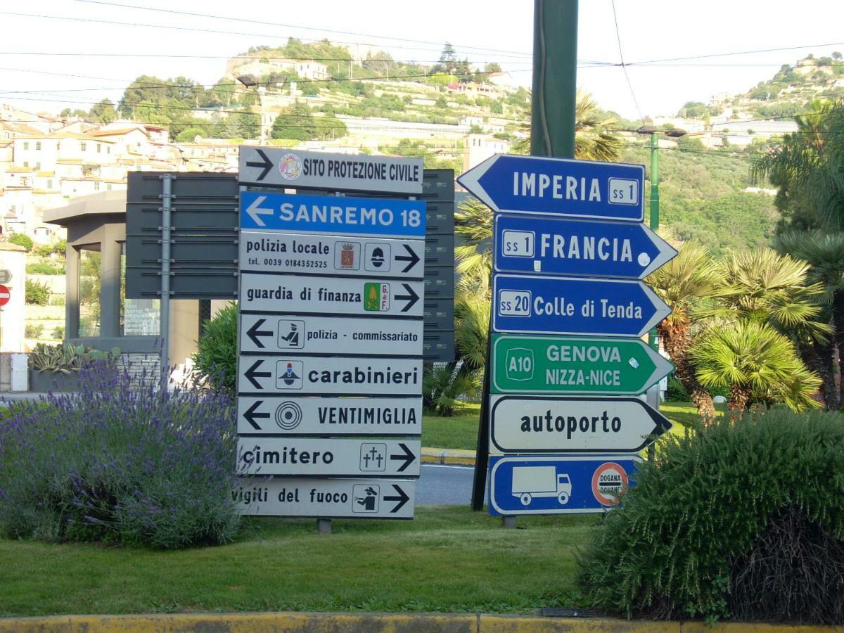 Appartamento Al Mare Di Ventimiglia Exterior foto