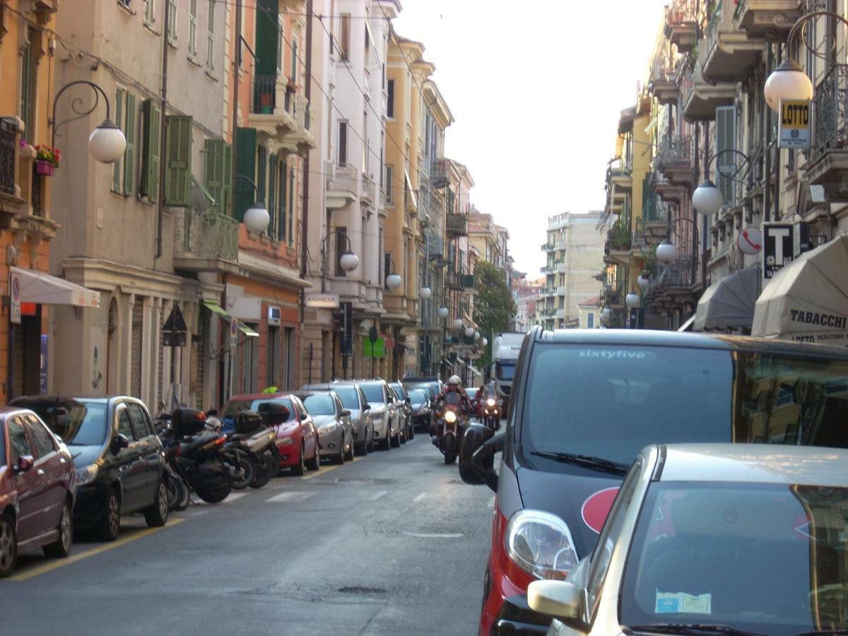 Appartamento Al Mare Di Ventimiglia Exterior foto